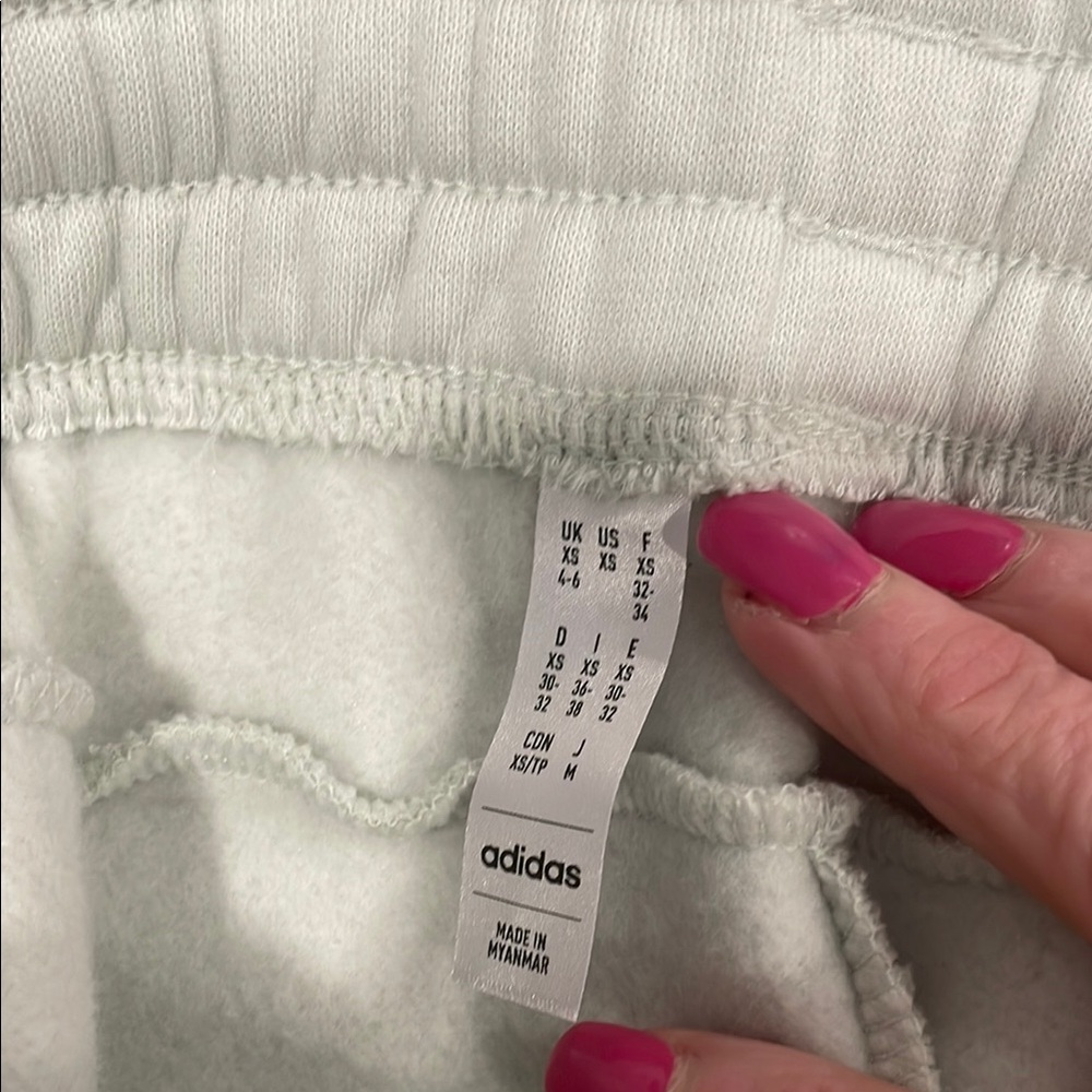 Adidas women’s slim fit Jogger Pants - Picture 3 of 4